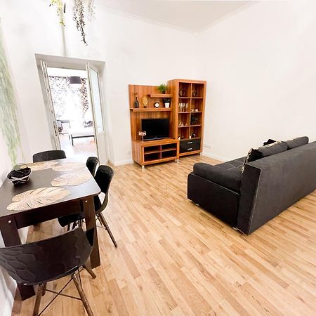 Charming Apartments In The Heart Of Lviv - Valova, Nasypna Str Luaran gambar