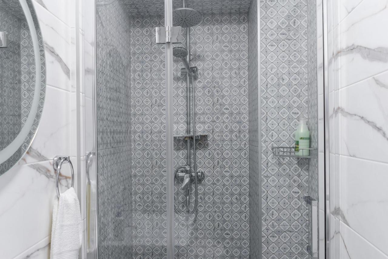 Charming Apartments In The Heart Of Lviv - Valova, Nasypna Str Luaran gambar