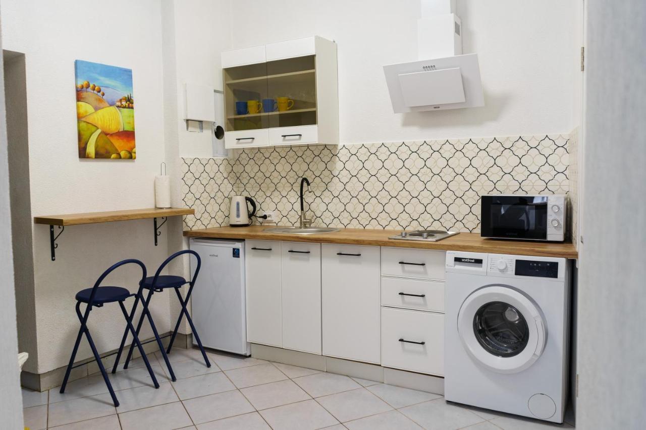 Charming Apartments In The Heart Of Lviv - Valova, Nasypna Str Luaran gambar