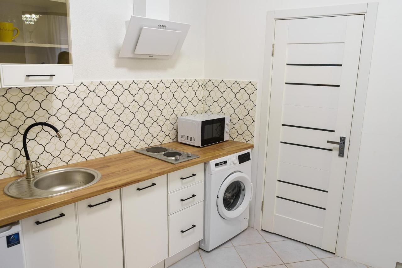 Charming Apartments In The Heart Of Lviv - Valova, Nasypna Str Luaran gambar