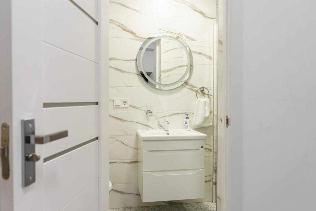 Charming Apartments In The Heart Of Lviv - Valova, Nasypna Str Luaran gambar
