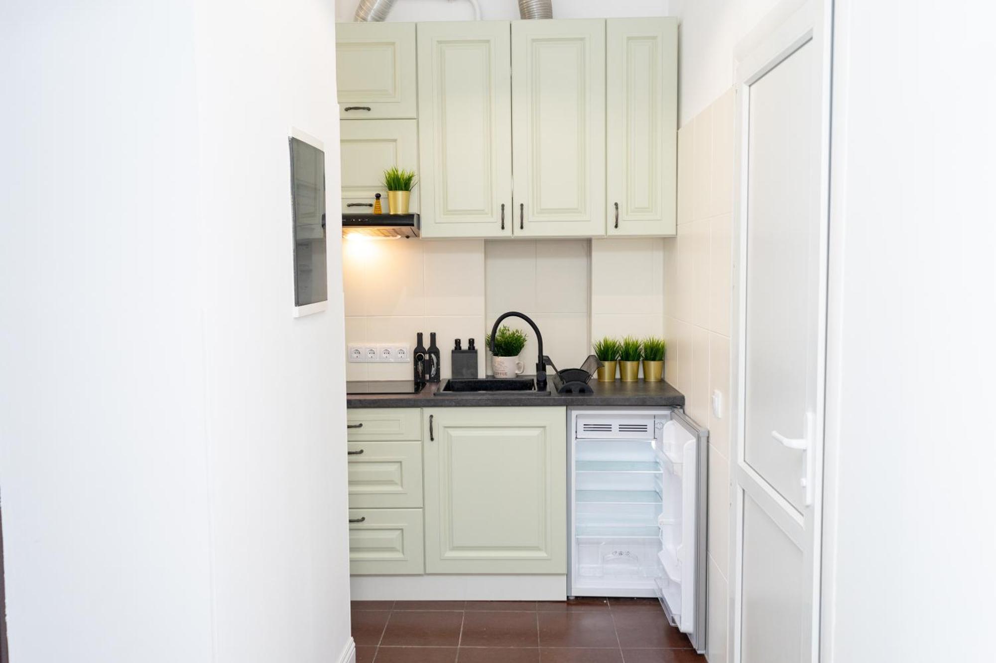 Charming Apartments In The Heart Of Lviv - Valova, Nasypna Str Luaran gambar